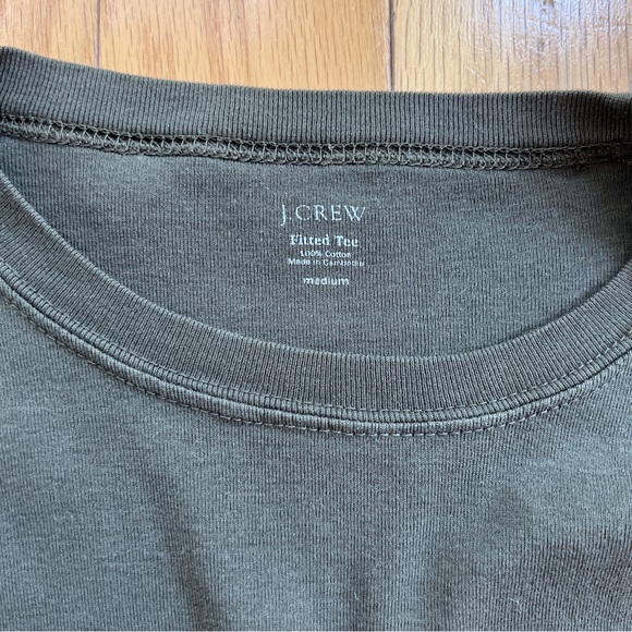 Jcrew women’s fitted tee size M - Picture 2 of 3